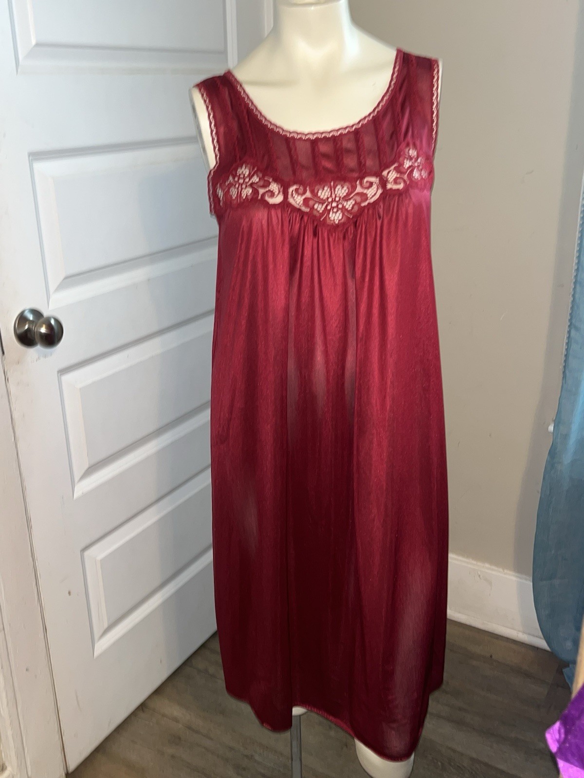 Vintage Gossard Artemis Red Nylon Nightgown Robe Set Size Medium Lace USA