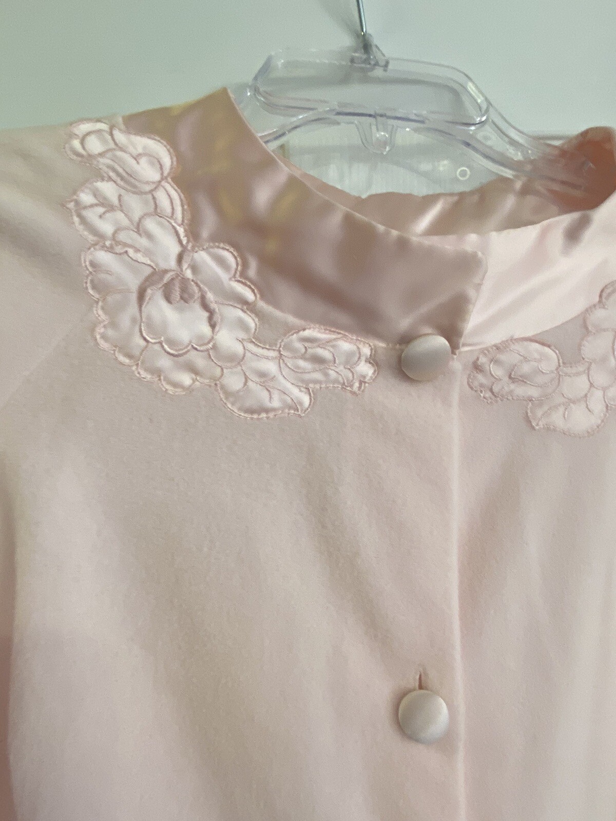 Vintage Gossard Artemis Robe Light Pink with Floral Applique Size 12 Made In USA