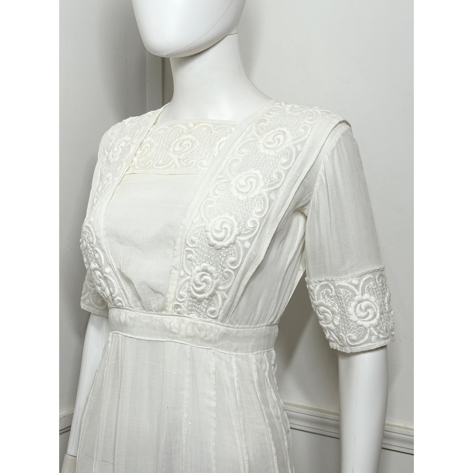 XXS Edwardian Antique Lawn Cotton Embroidered Dress