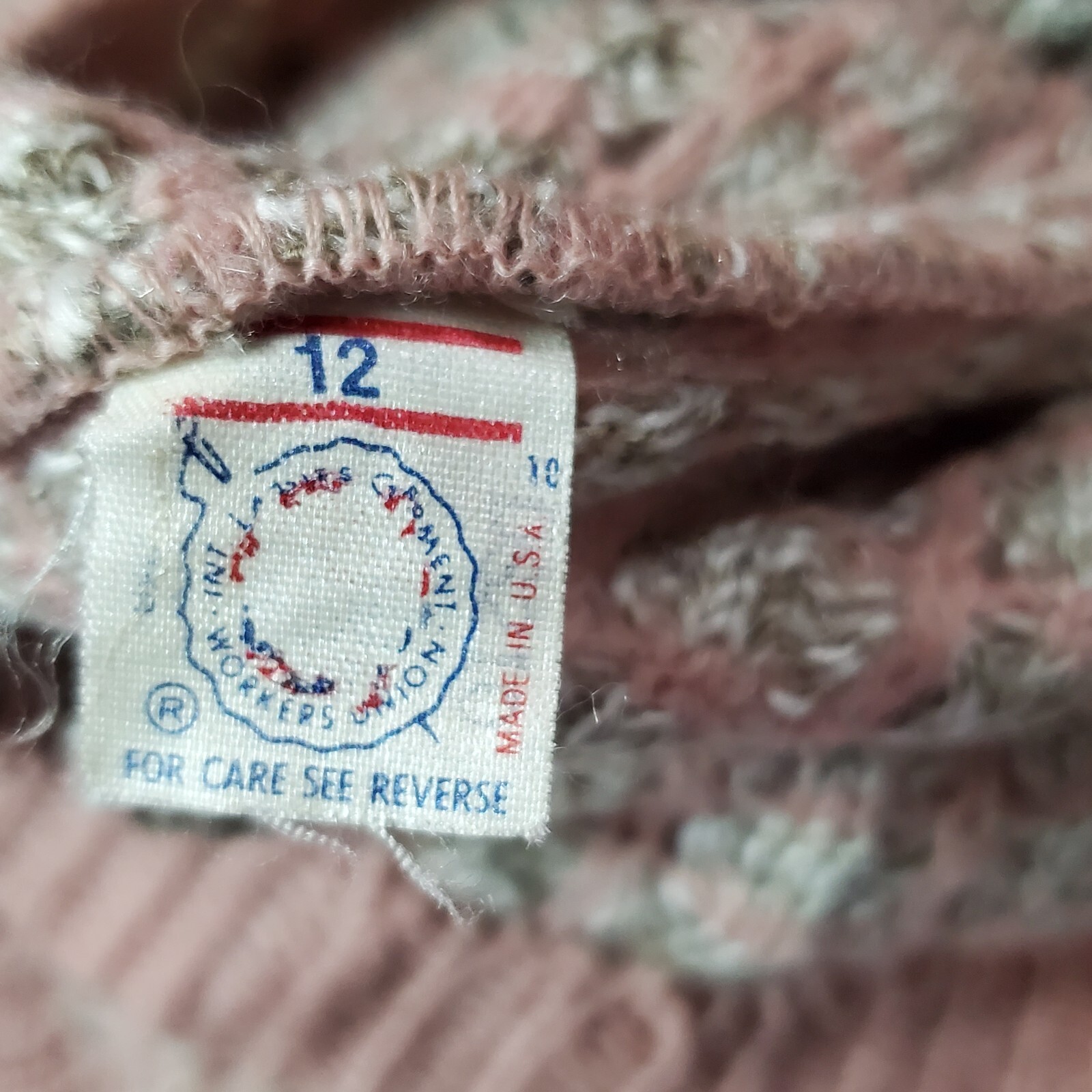 Vintage 70’s Dalton Pink White V-Neck Pullover Knit Sweater Size Small