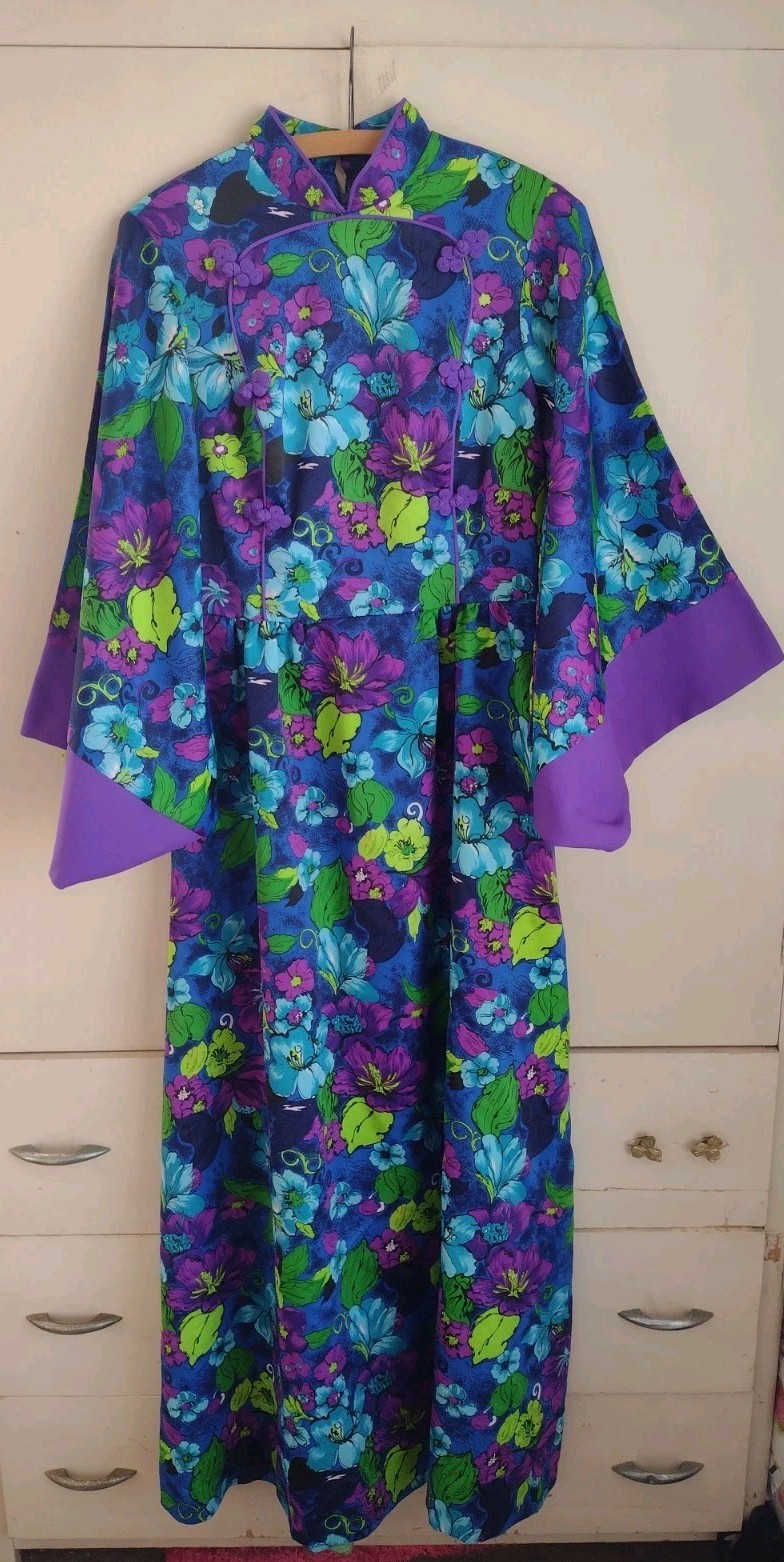 1960s Vtg Floral Hostess Gown Cheongsam Pagoda Mod Maxi Mcm Glam Japanese 70s