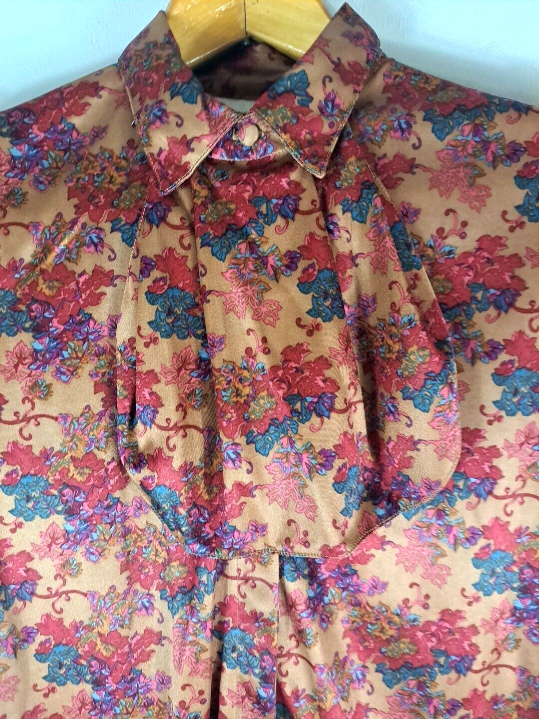Vintage Queens Way Womens Button Down Top Collared Bow Brown Floral 1970s S