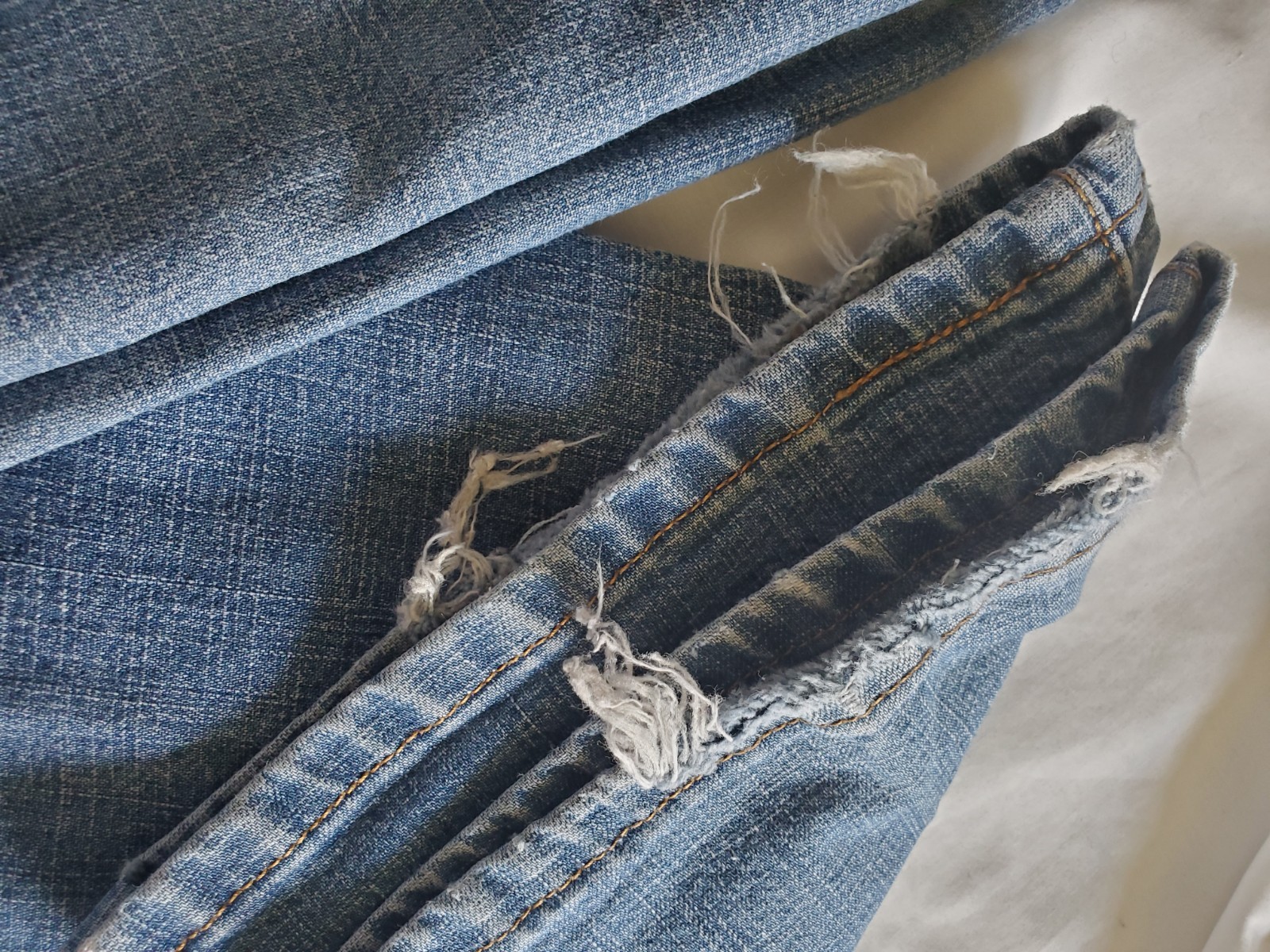 Levi’s Nouveau 515 bootcut woman’s jeans sz 10-Light rinse-thin material