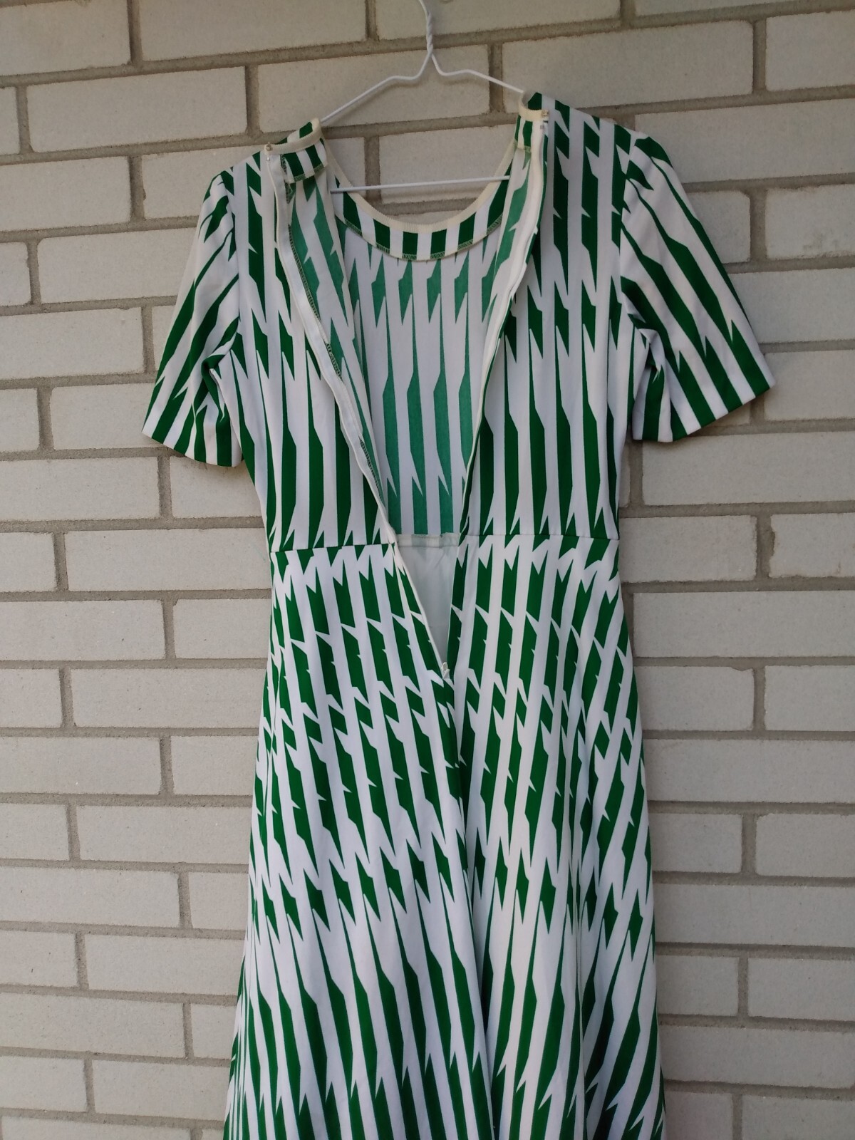 Vintage Dress Green White Vertical Geometric Stripes 32″B 27″W Retro 60s 70s