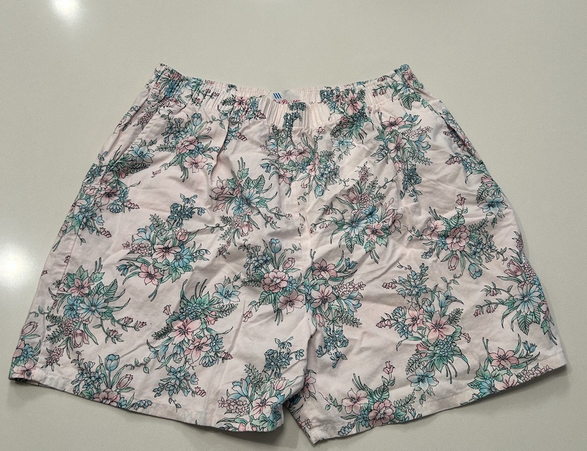 Vintage Classic Money Women’s Summer Shorts Pink Elastic Waist Small Sea Drift