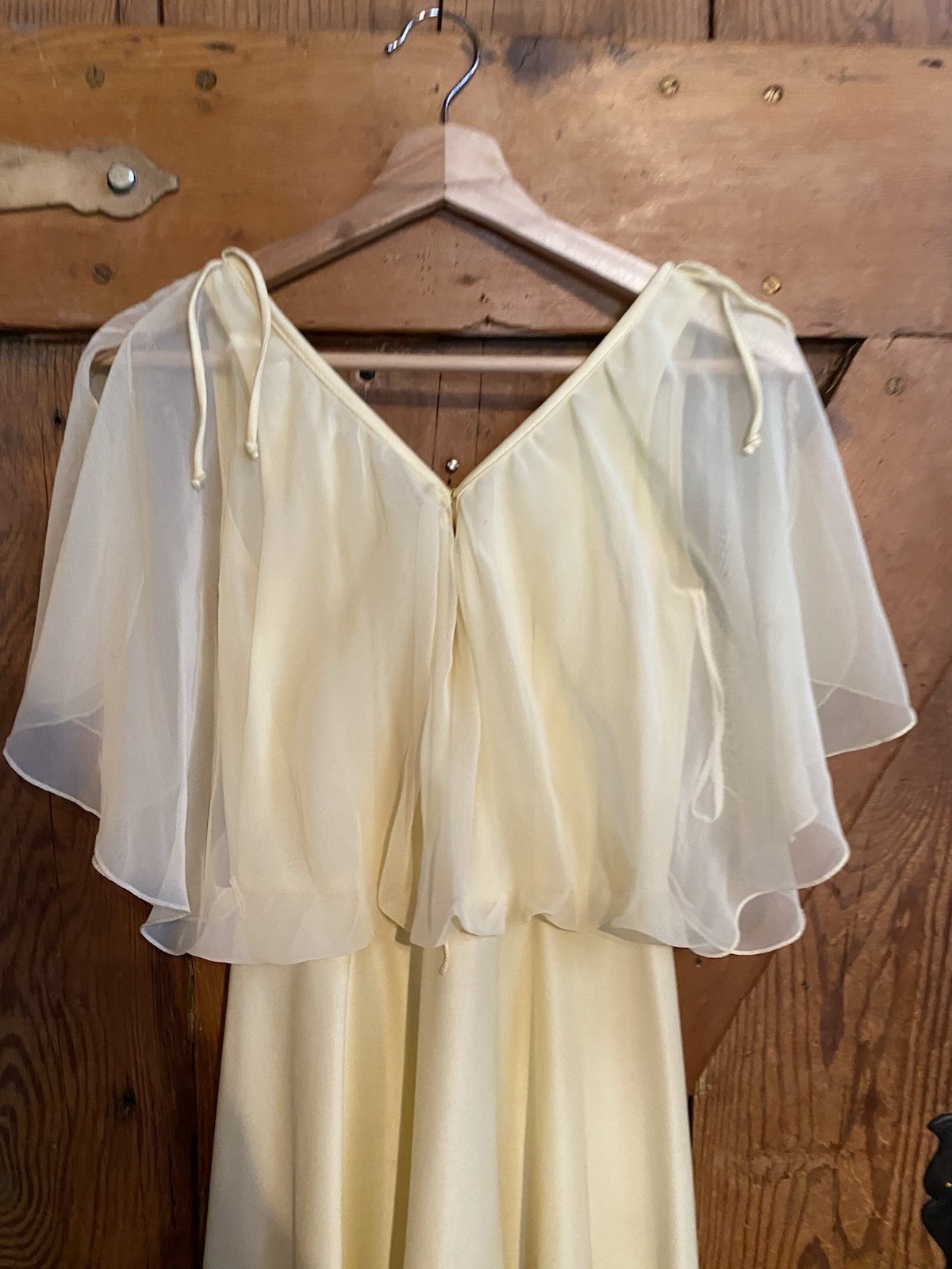 1970s Glamorous Yellow Chiffon Shawl Collar Maxi Dress-Ladies Size 4/6