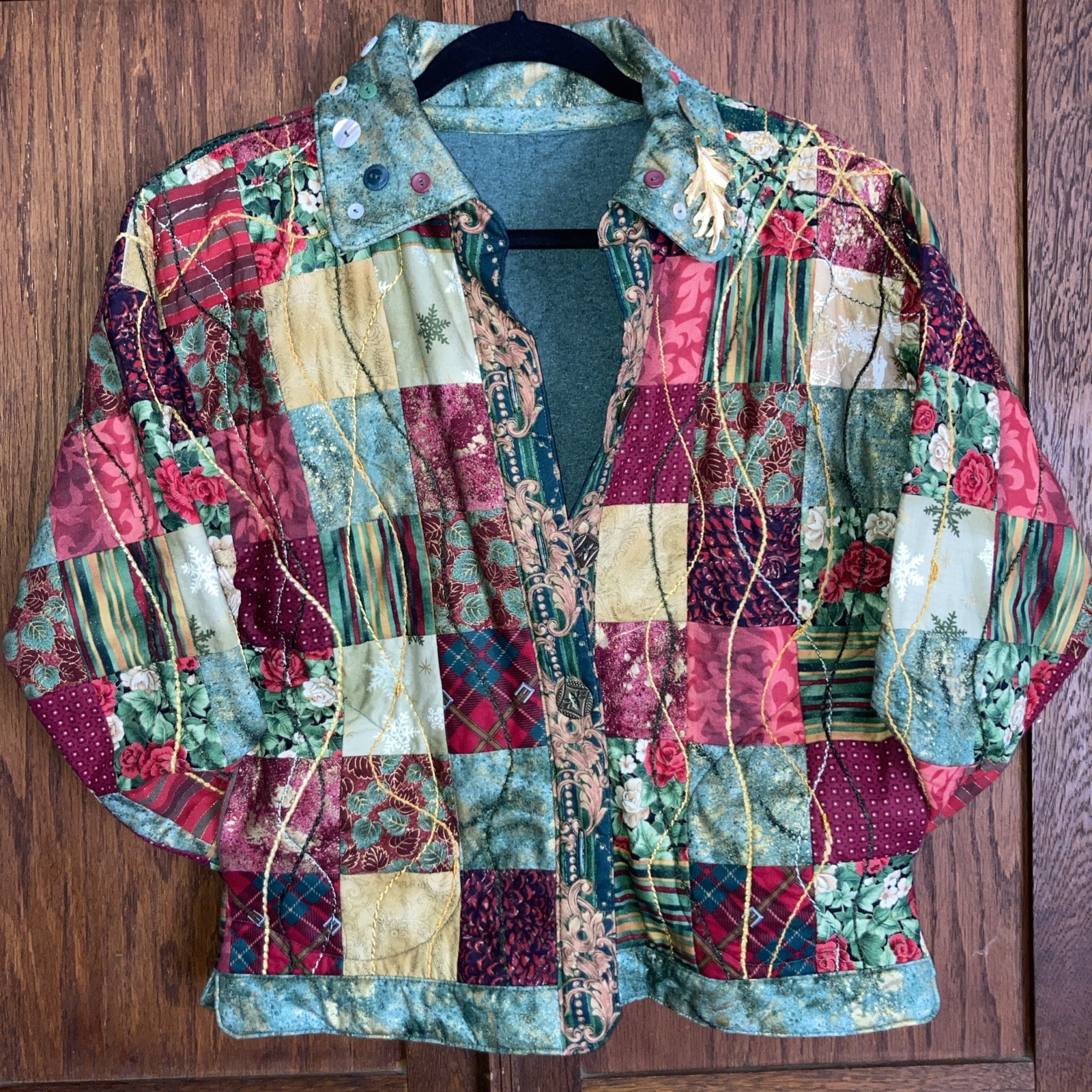 Vtg Womens Patchwork Quilt Jacket Handmade Small Pockets Red Green Gold Buttons