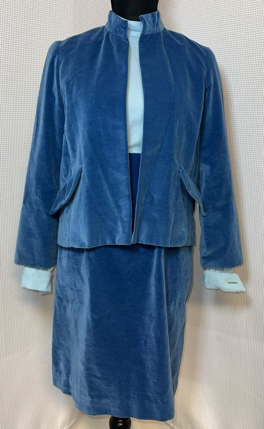 Vintage Unbranded Dress Two Piece Set Jacket Blue Velvet 60 Jeweled Buttons u90