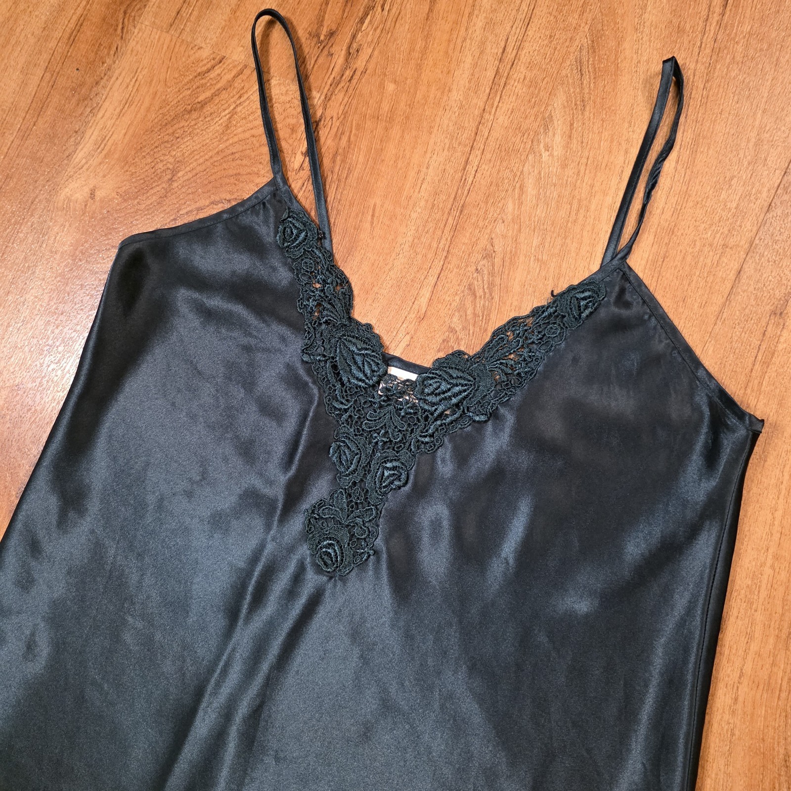 Vintage Inner Most Emerald Green Satin Embroidered Trim Strappy Slip – Est. M/L