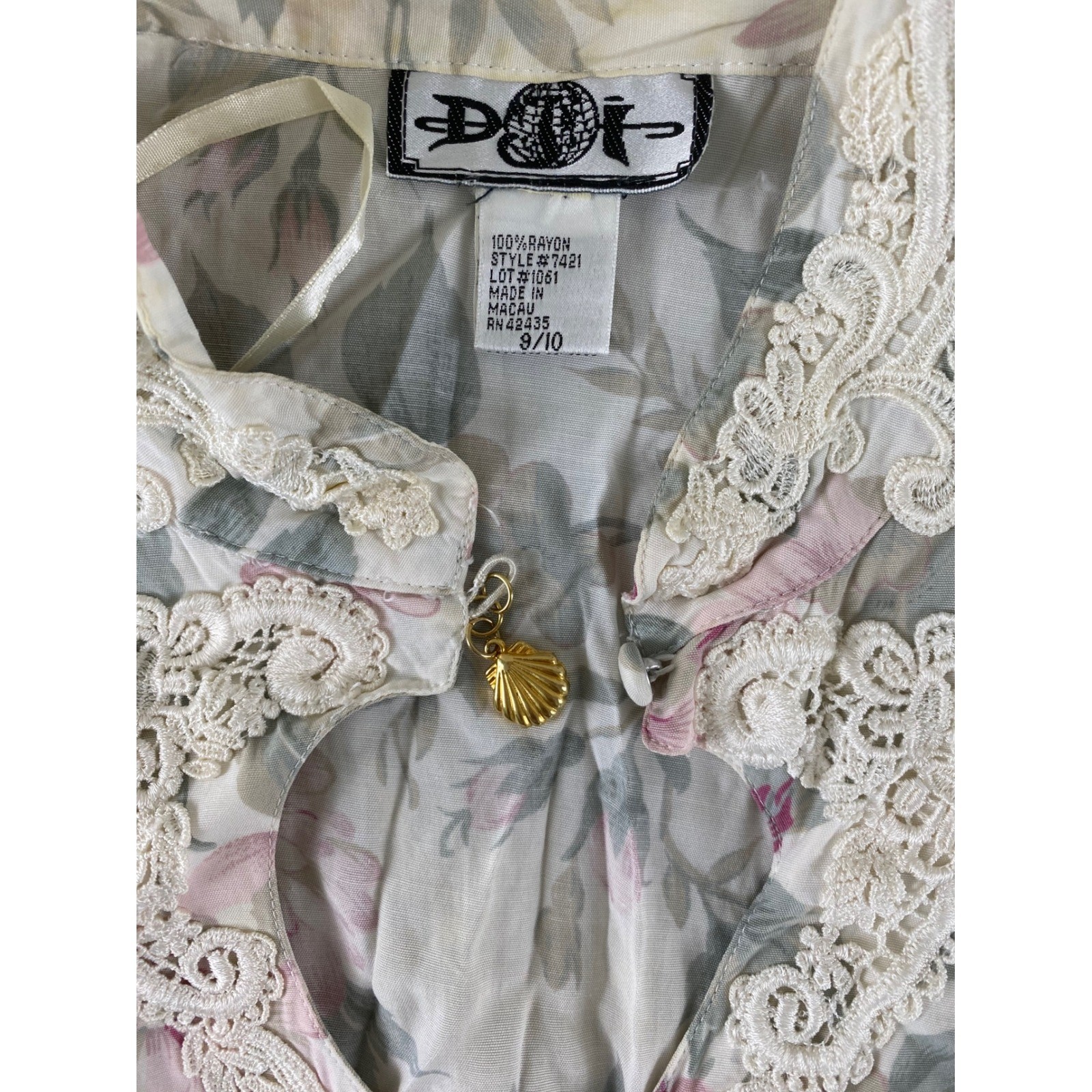 DOT Vintage Floral Maxi Dress Pink Cream Lace Heart Cutout Shell Charm Sz 9/10
