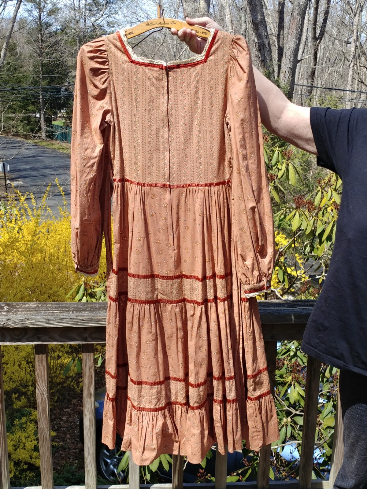 VINTAGE 1970s GUNNE SAX PRAIRIE BOHO DRESS PEACH FLORAL LACE RIBBONS CORSET
