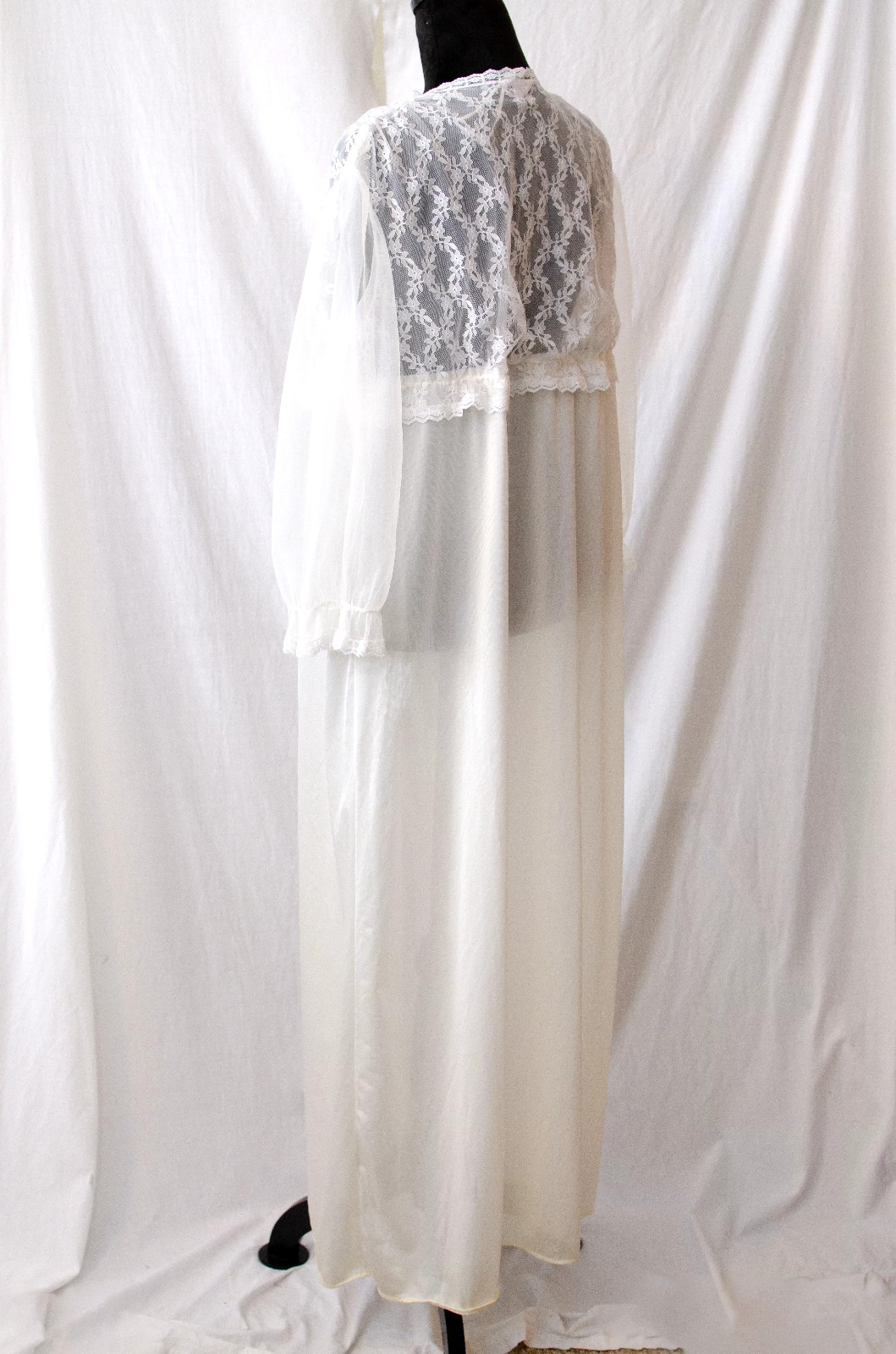 Vintage Dream Wear Sheer White Bridal Robe Lace Accents Sz L