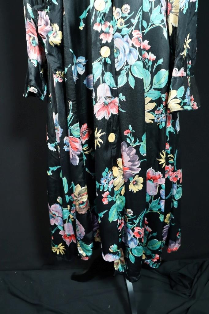Vintage 1940’s French Silky Rayon Satin Black Floral Dressing Gown Size 6-8