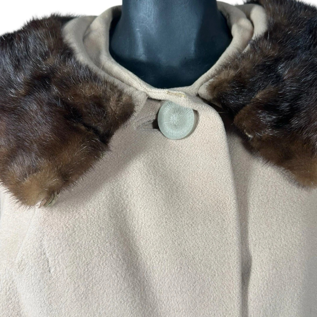 Vintage 1960s Cashmere Peacoat Fur Collar Size Large? A-Line Bracelet Sleeves