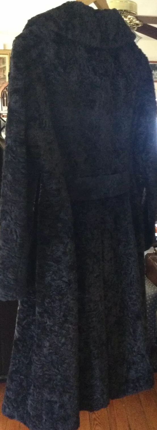Vintage Women’s Borré Styled By Sportowne Lambs Wool Coat