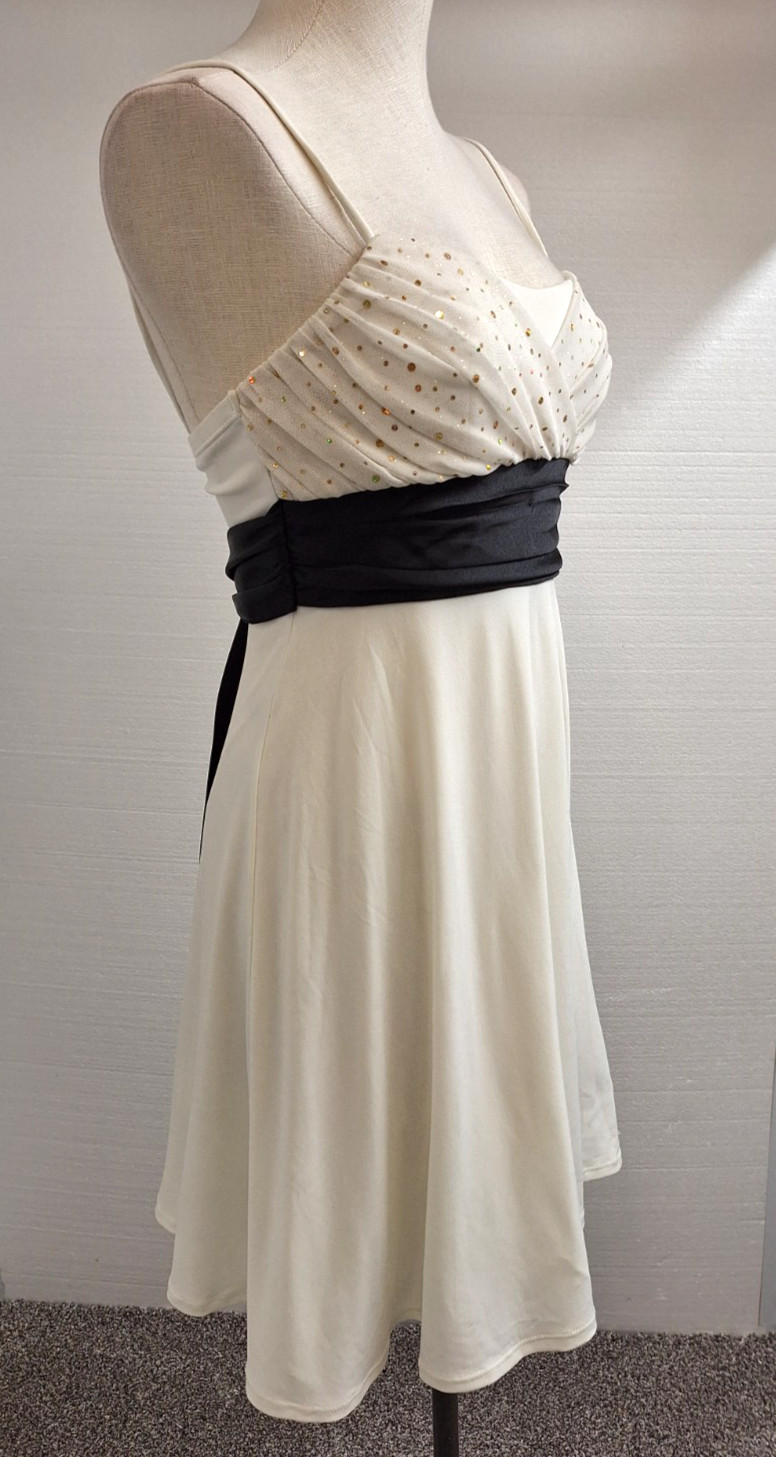 Y2K CITY TRIANGLES Size M Ivory/Black Formal Chiffon Dress w/Sequins