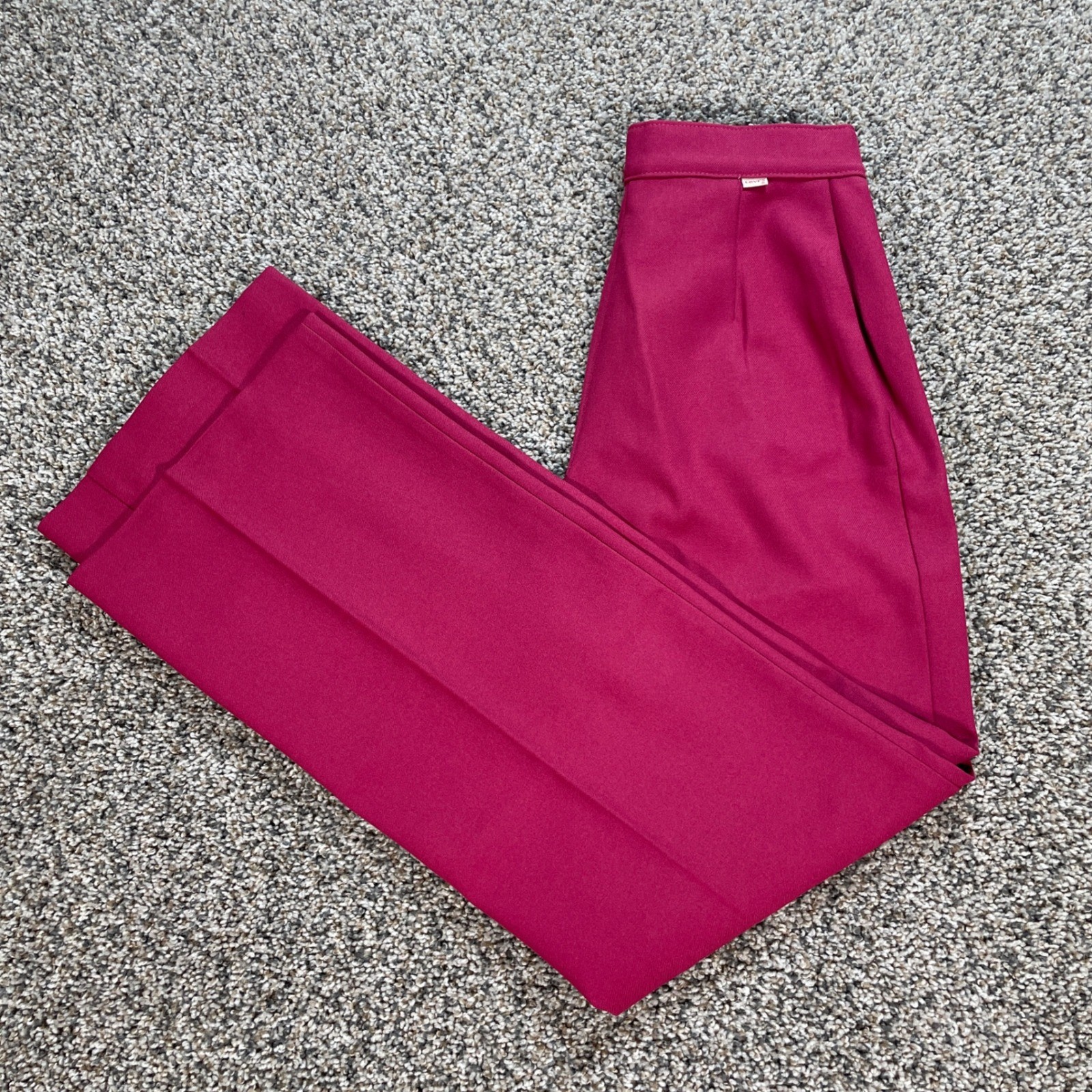 Vintage Levi’s Women’s 24×32 Magenta Pink High Waisted Wide Leg Trousers