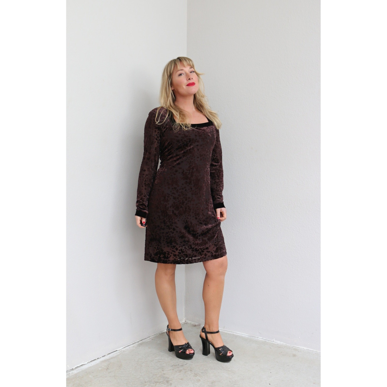 1990’s Vintage Mica Cocoa Burnout Velvet Sheath Midi 90’s Dress ~ Women’s MD LG