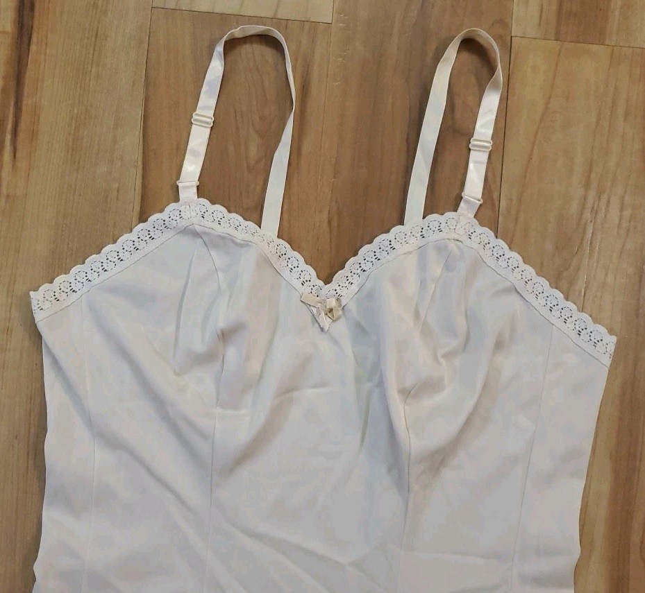 VTG Sears The Doesnt Slip Nylon Anti Cling Beige Full Slip Lace Trim Women Sz 38