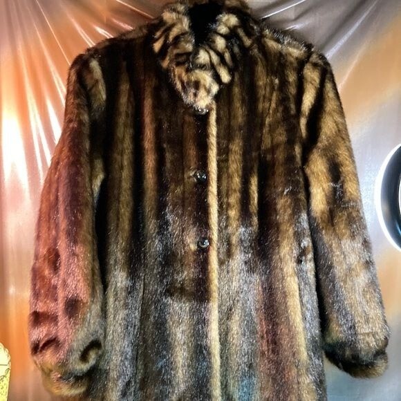 Vintage 90’s Pamela Mccoy Brown Faux Fur Coat Silk Lining Size L 44” Chest