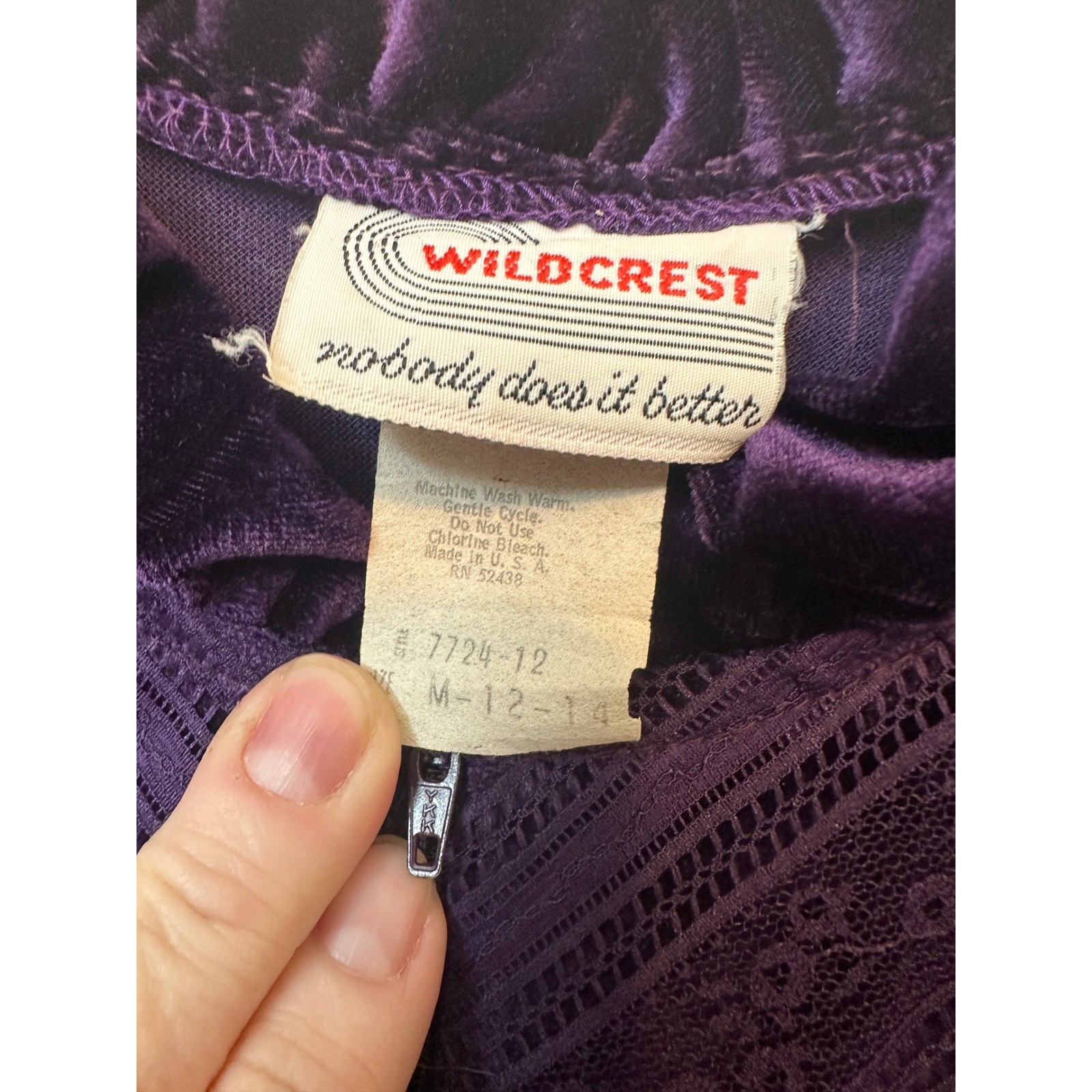 Wildcrest Vintage Purple Velour Robe Lace Yoke Long Lounger Zipper Front M 12-14