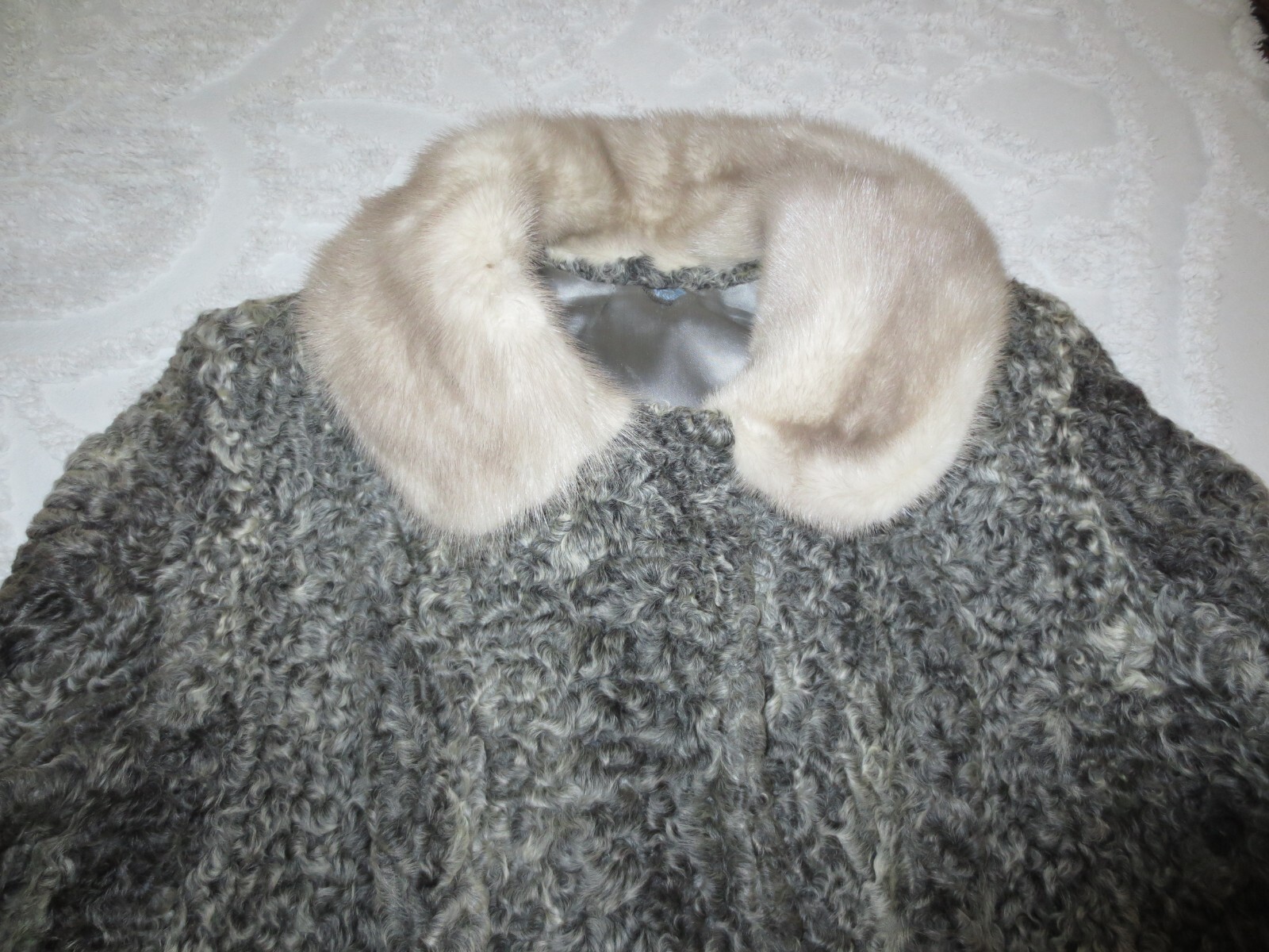 LADIES Norman Littmann CURLY LAMB FUR COAT w/HALF BELT &MINK FUR COLLAR W/Hanger