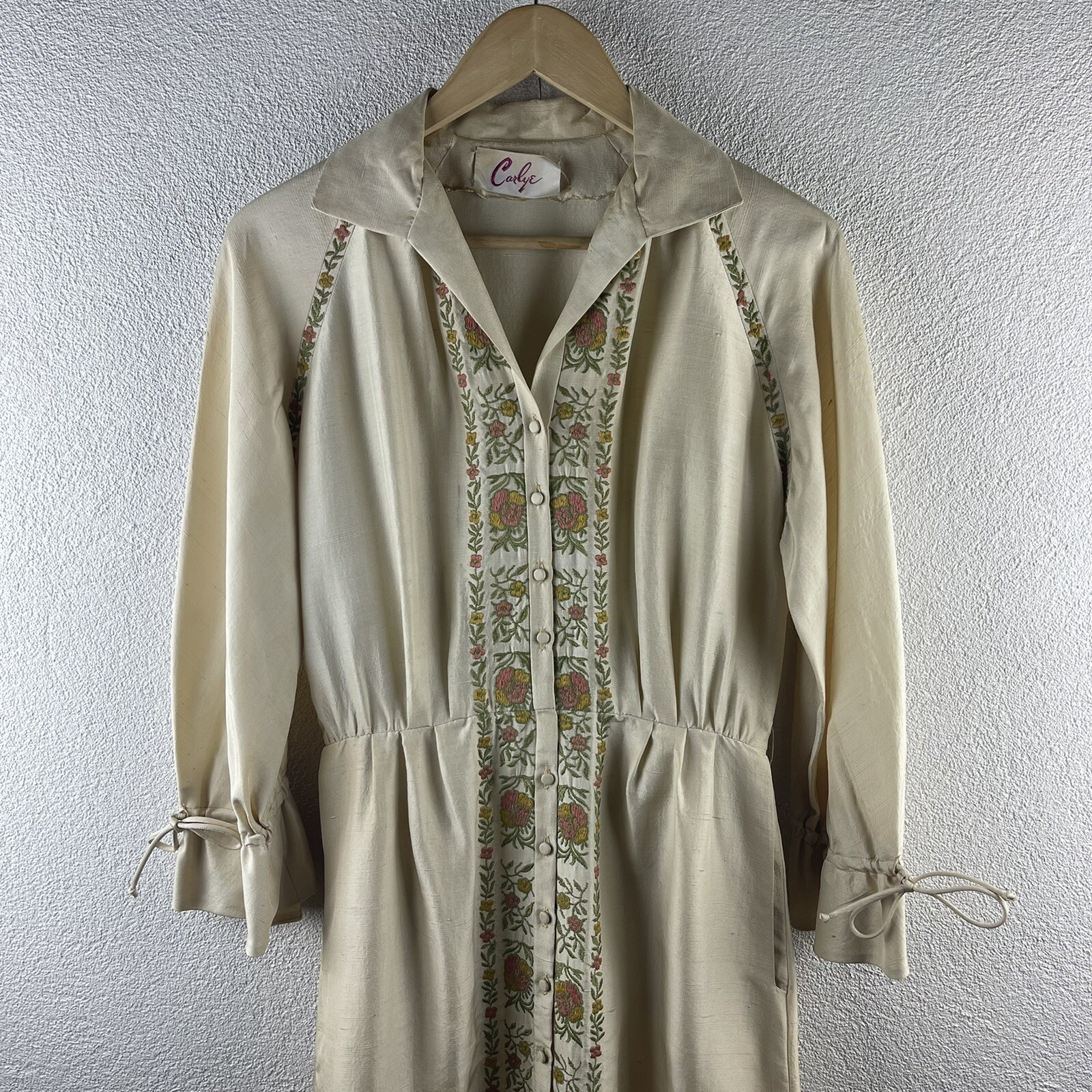 Vintage l 70s M Carlye Silk Floral Embroidery Ruffle Tie Cuff Pockets Belt Dress