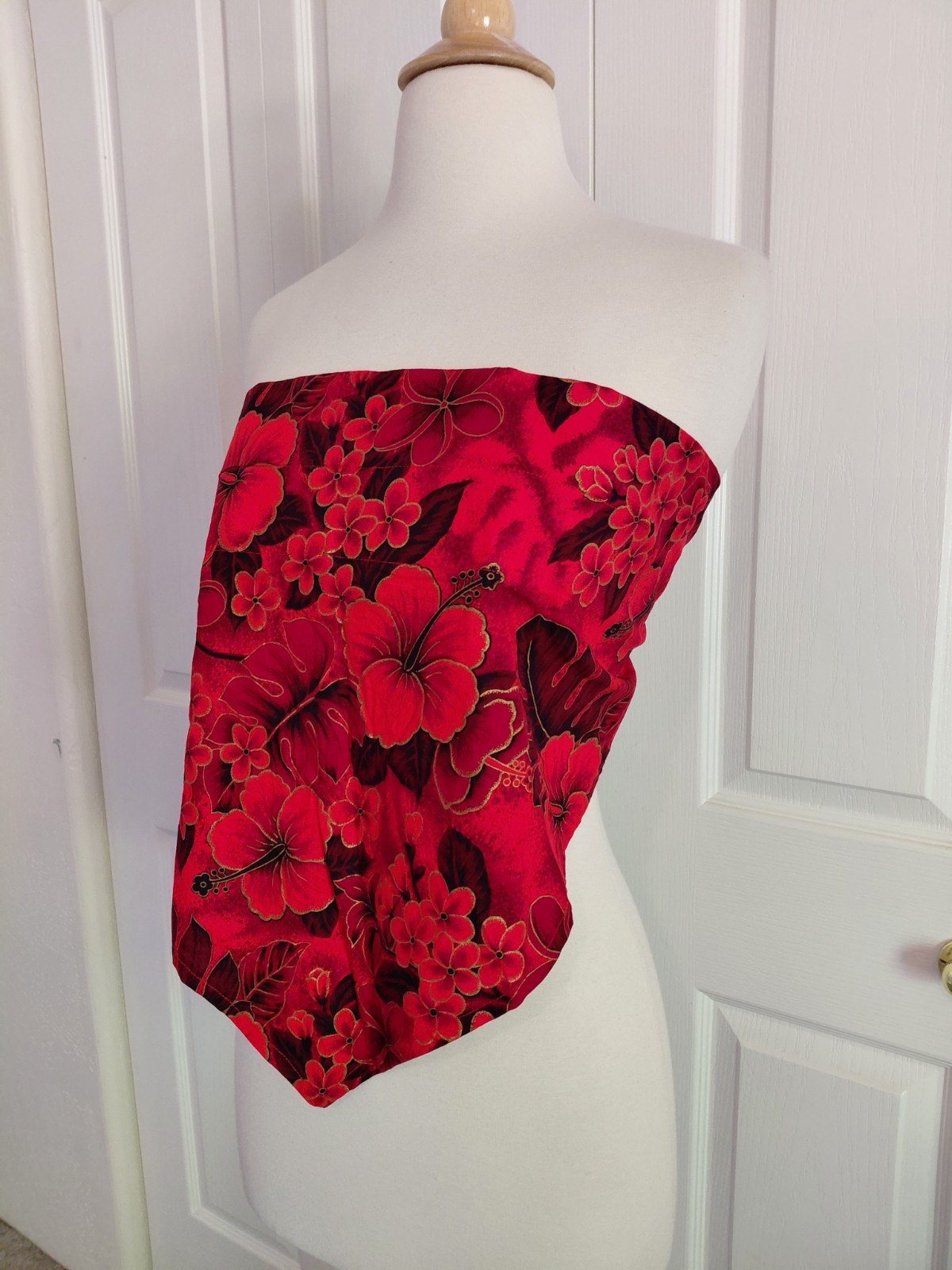 Vintage 1970s Hawaiian Red Floral Handkerchief Top And Skirt Set Medium