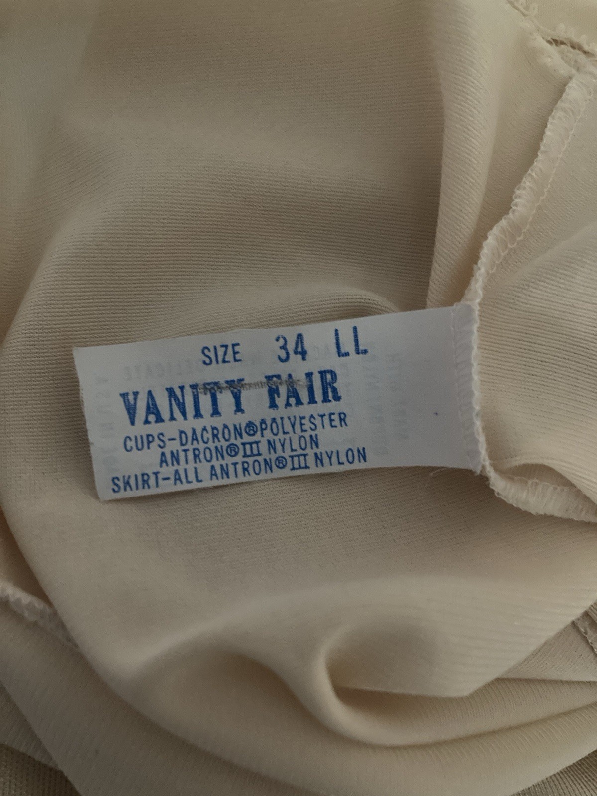 VTG Vanity Fair Beige Nylon Antron III Full Slip Dress Lingerie Lace Size 34 LL