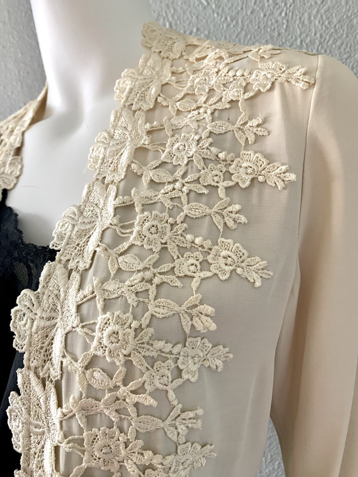 Vintage Beige Lace Cardigan Top
