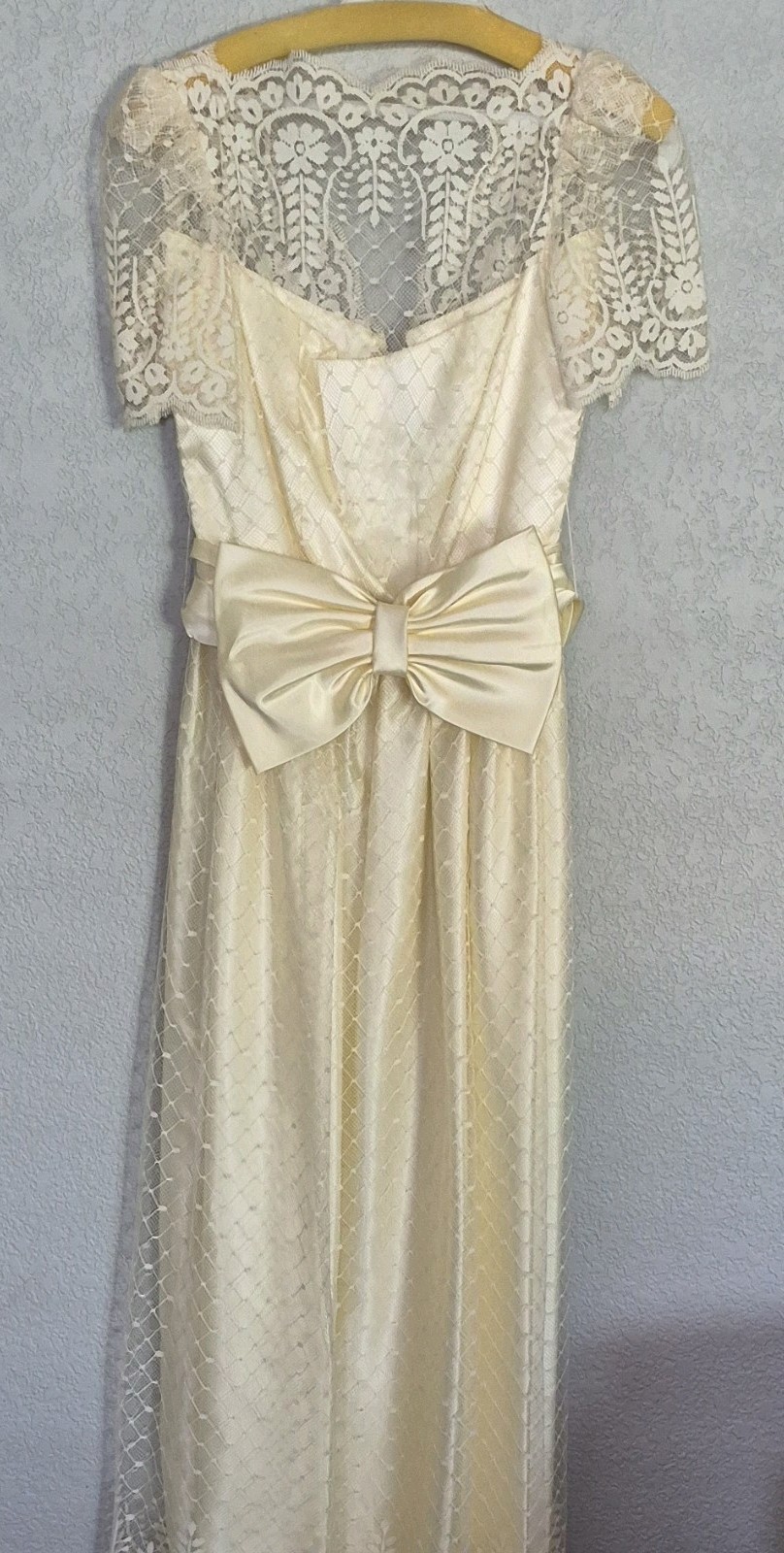 Vintage 1980’s Ivory and Lace Dress with Satin Bow. Size Small. Wedding Dress?
