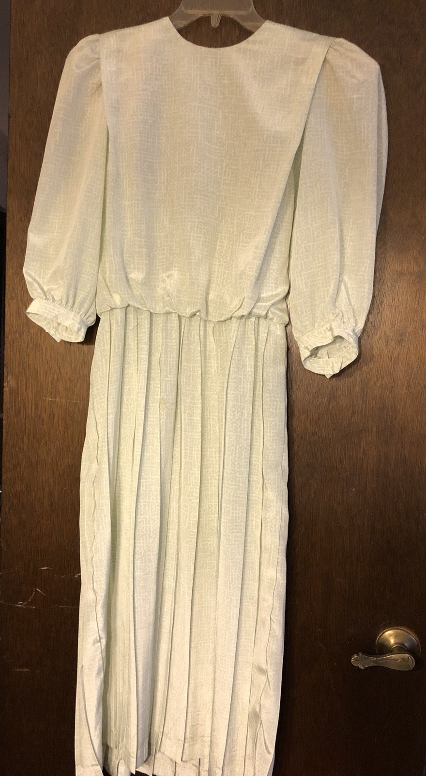 Vintage 90s women’s size 8 Justine Todd polyester green pleated dress 48″ long
