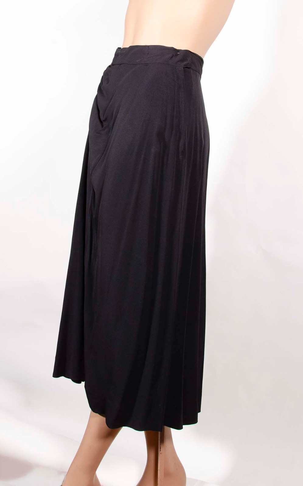 Vintage elegant 30s – 40s Black Rayon Crepe Wrap Sarong Skirt w/pin waist 27