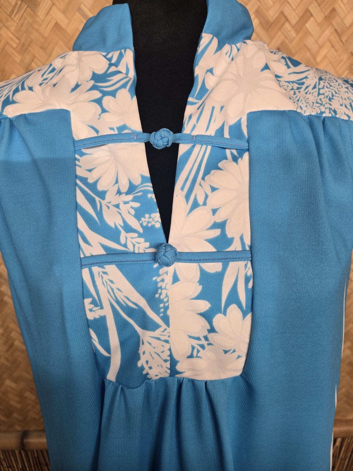 Vintage Waltah Clarke’s Hawaiian Aloha Dress w1054