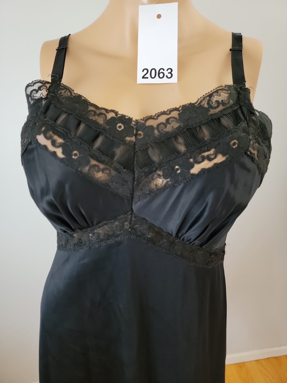 Vintage Sears All Nylon Black Full Slip Pleated/Lace Detail Size 36 Average