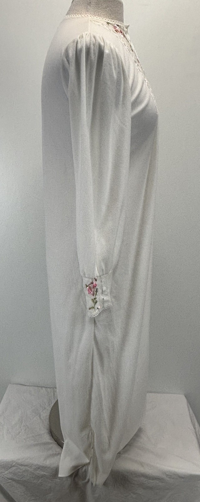 Vtg Shannon Lee Micro Fleece Nightgown Women’s L Ivory Floral Embroidered USA