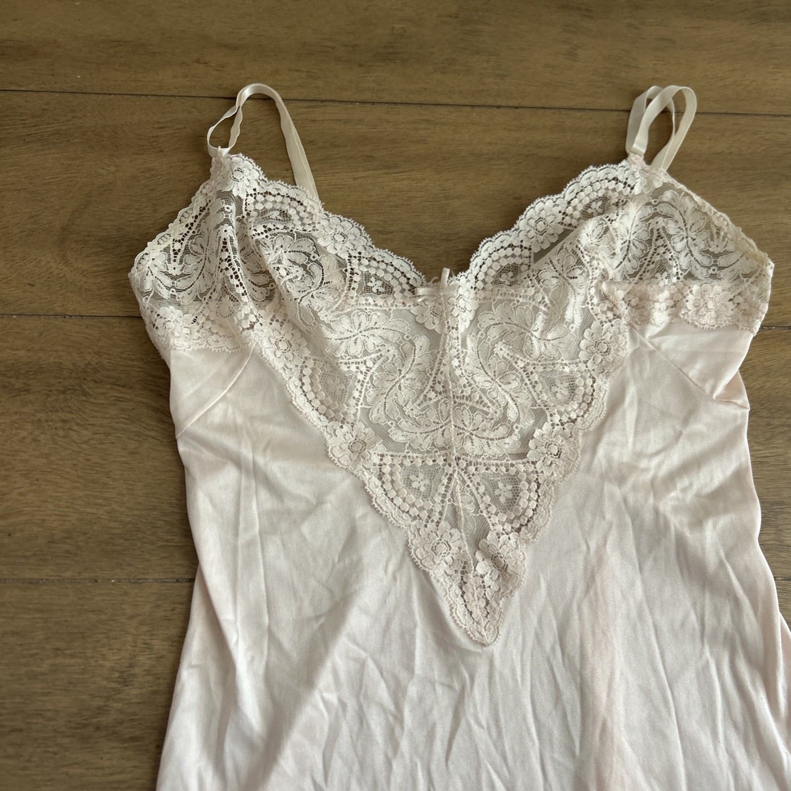 Vassarette Vintage Silky Soft Satin Lace Trim Nightgown Full Slip Size 32 L