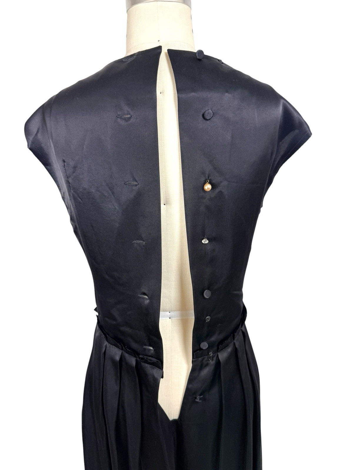 Lanvin Hiver 2005 Black Satin Rosette Pleated Dress