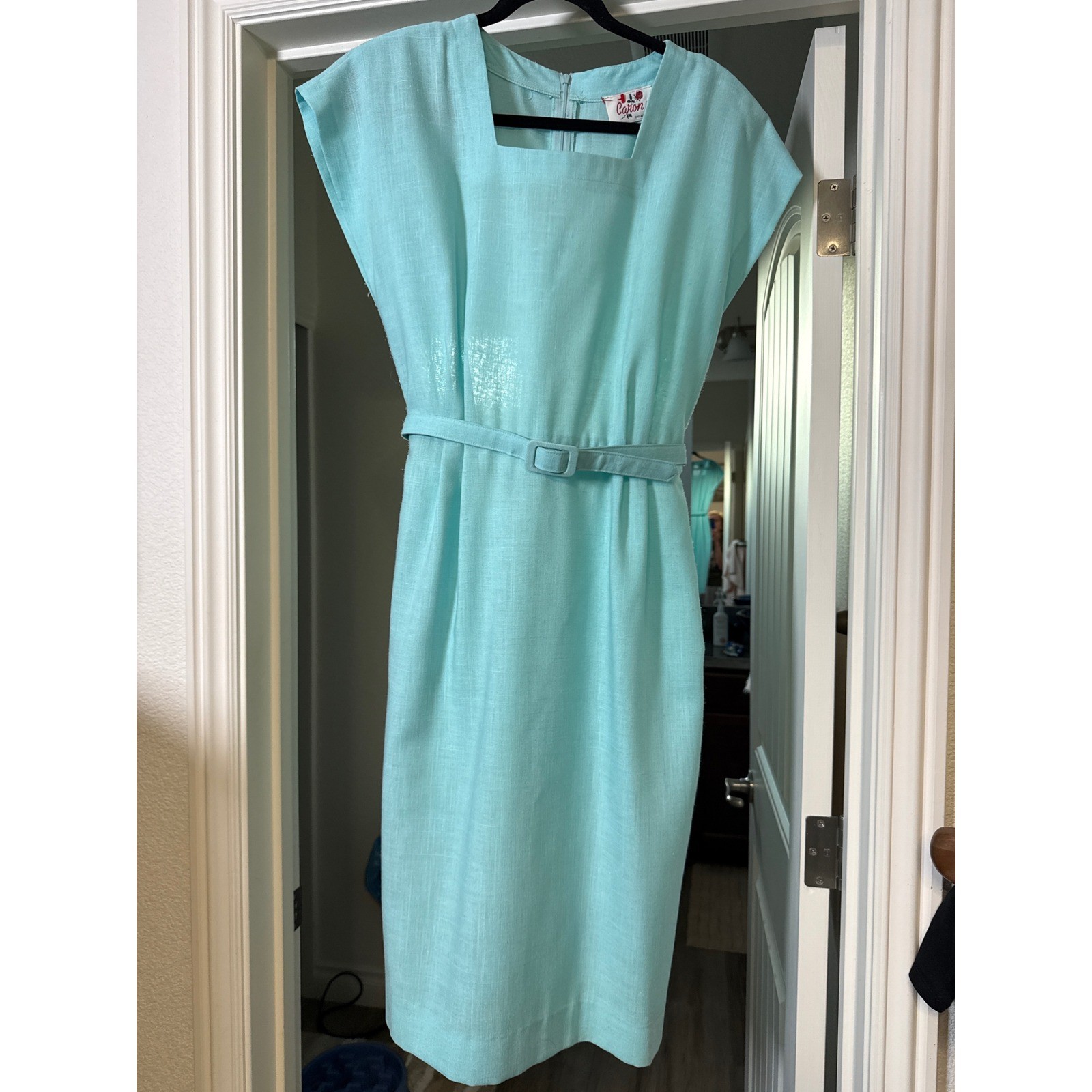 Caron Chicago EUC Vintage 60s Aqua Linen Mad Men Wiggle Dress Belted Sheath USA
