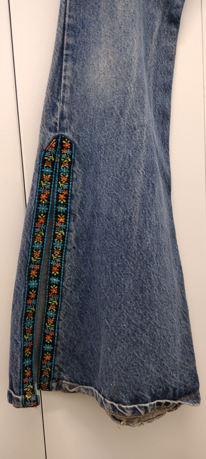 Mudd Jeans 90s Blue Denim Wide Bell Bottoms Waist 26 inch Epic SIDE SLIT