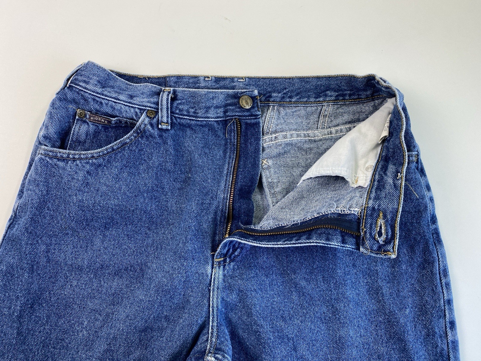 Vintage RIDERS women’s high-waisted 100% cotton blue denim jeans SIZE: 14M