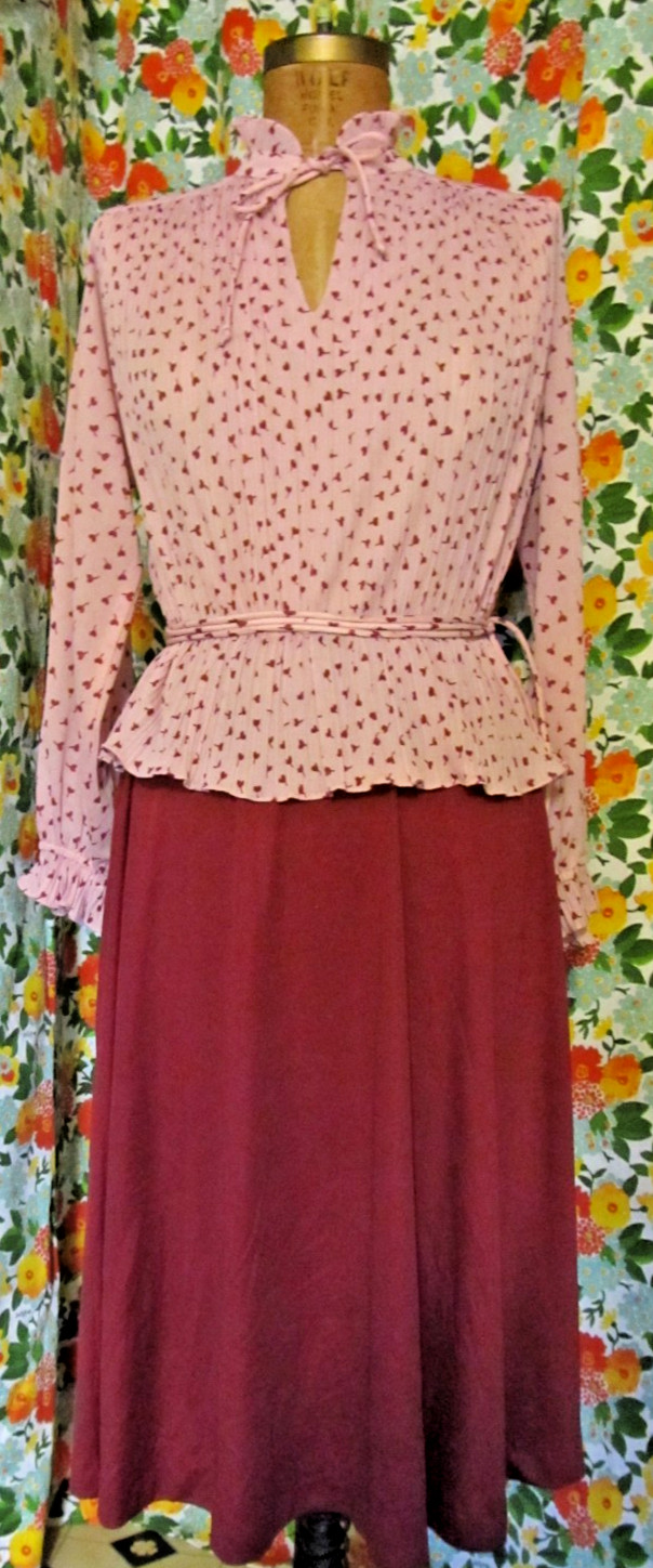 Vintage 1970’s red & pink cherry heart print micro-pleated knit dress size 14