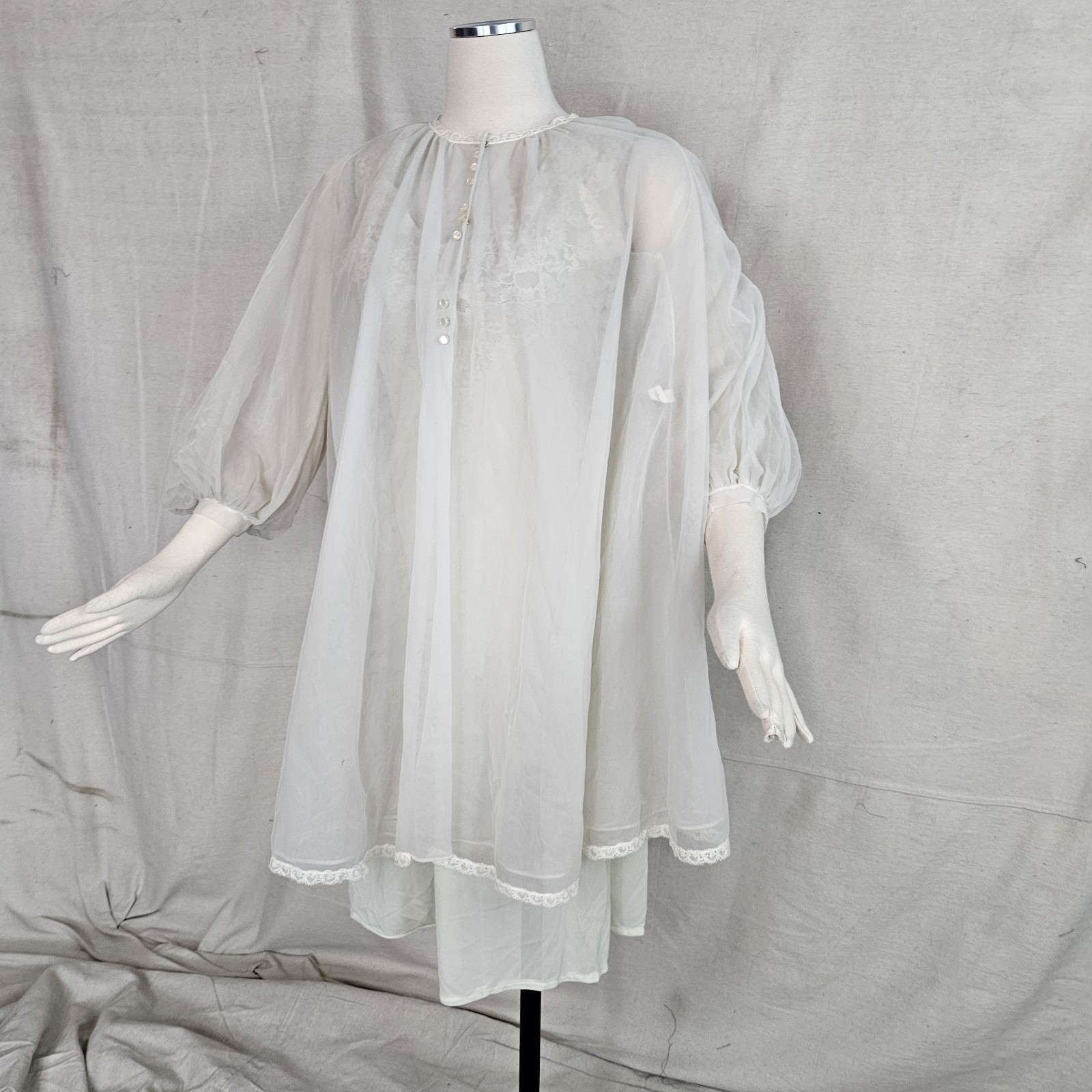 Vintage 1960’s Robe Peignoir Lingerie White Chiffon Mod Sheer Duster Ghostly