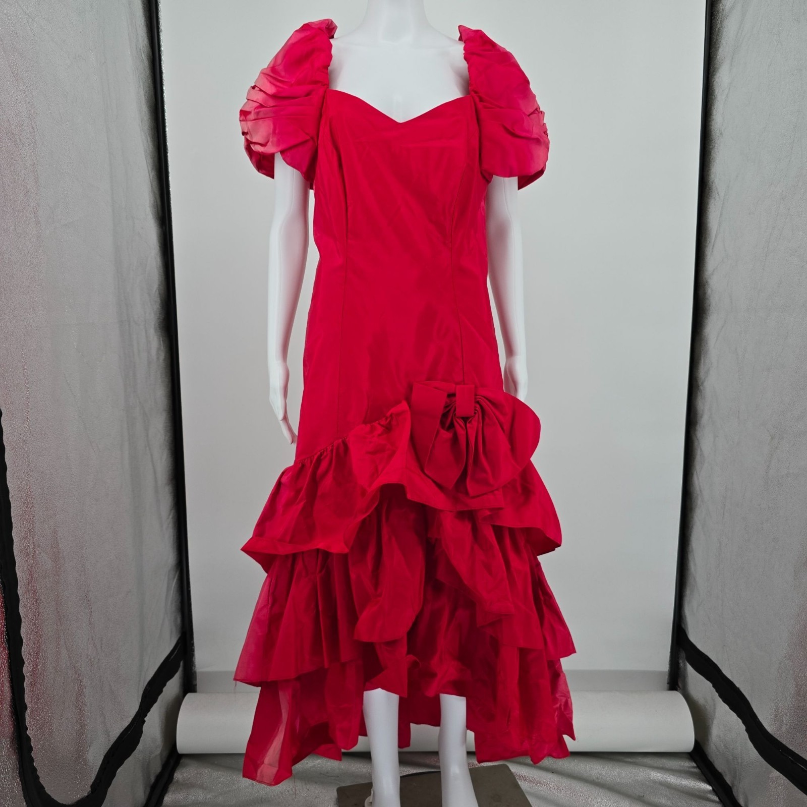 Vintage 1980s Bonnell Dress Co. Red Puff Sleeve Taffeta Prom Dress (M) *Fair
