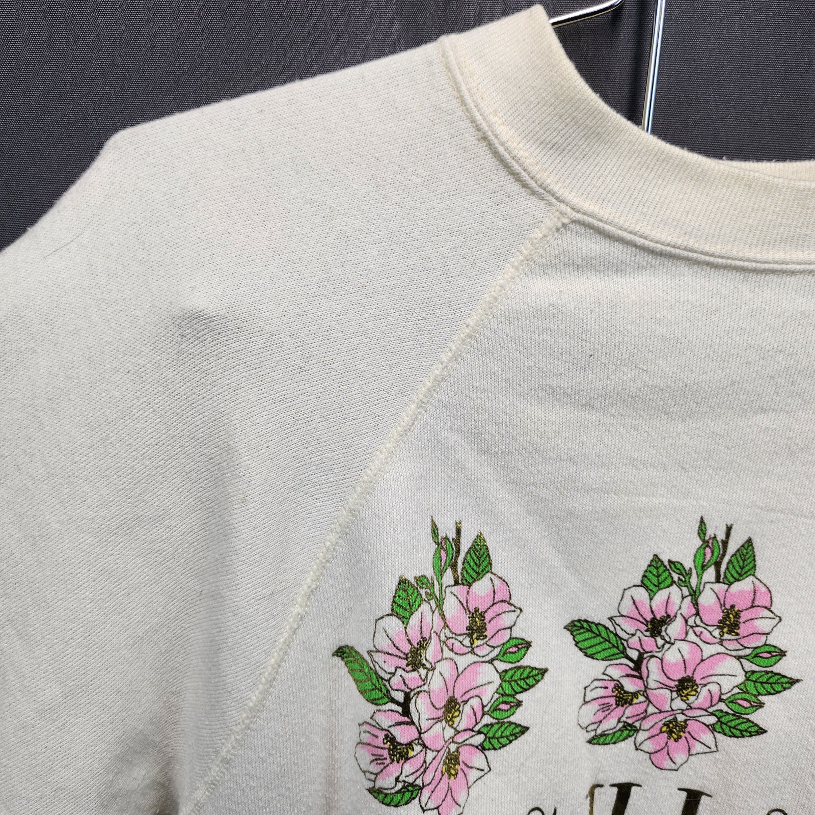 VTG Michigan Apple Blossom Flower Floral State Travel Tultex Crewneck Sweatshirt