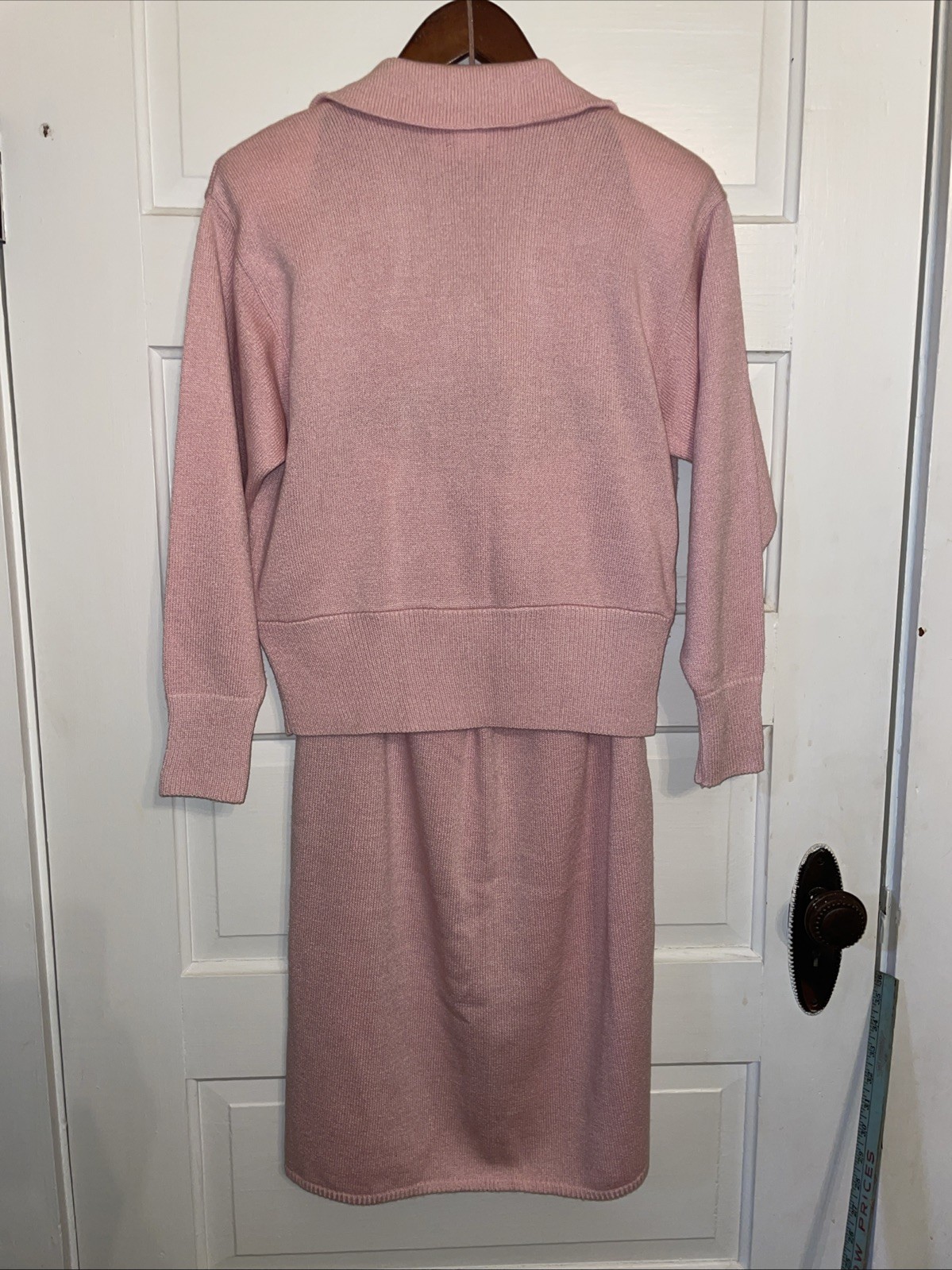 Vintage 2 piece Sweater Set (Skirt & Sweater) Pink Acrylic Buttons Collar 10