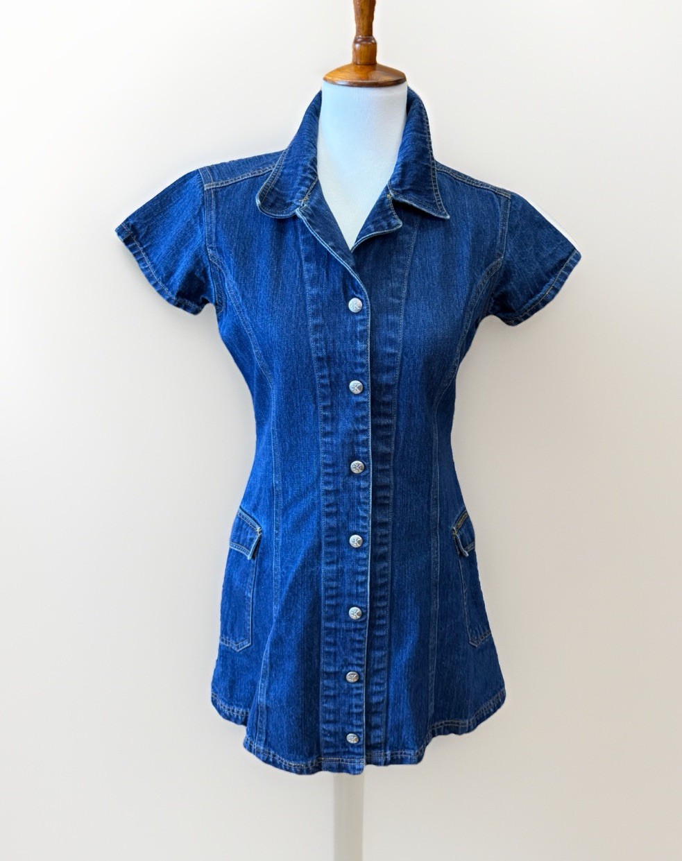 Vtg Y2K Calvin Klein Jrs Sz M Denim Dress Snap Front Short Slv Fitted Babydoll
