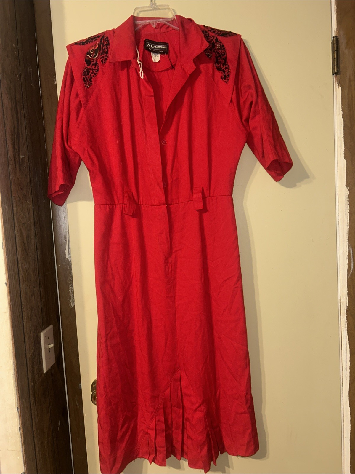 Vintage 1980’s Western Red With Shoulder Pads And Black Embroidery