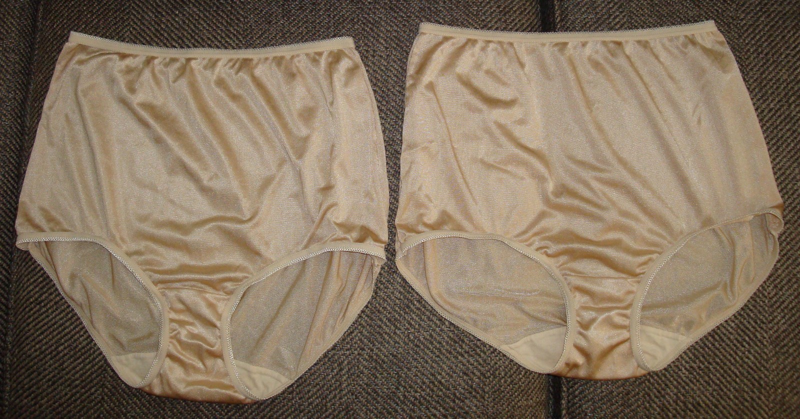 Lot of 2 Underscore 6 M Vintage Shimmery Silky 100% Nylon Brief Gold Beige