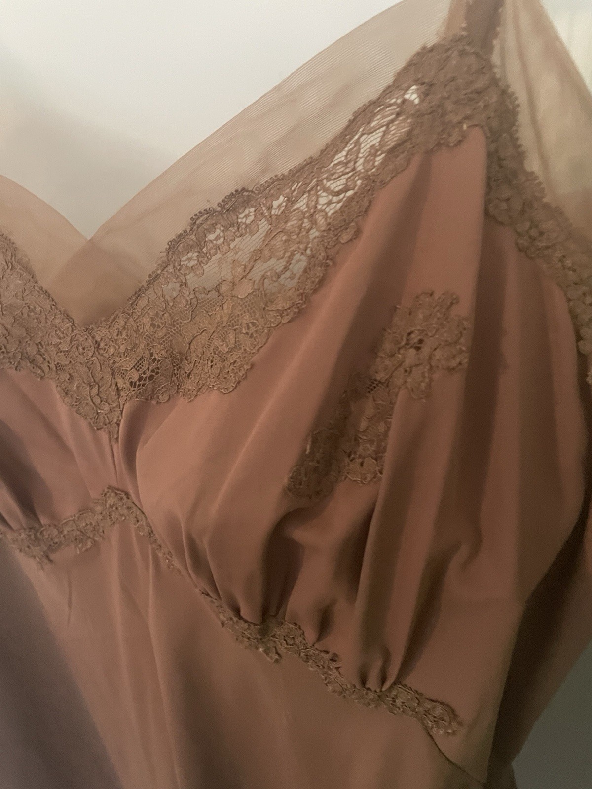 Vintage Van Raalte Suavette Full Slip Mocha Mushroom Brown Lace Size 40, 07206A
